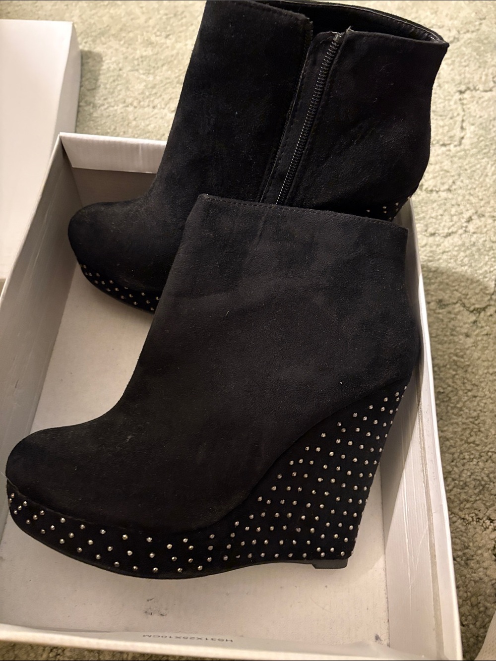 Forever 21 White and Black Branded Shoe Box